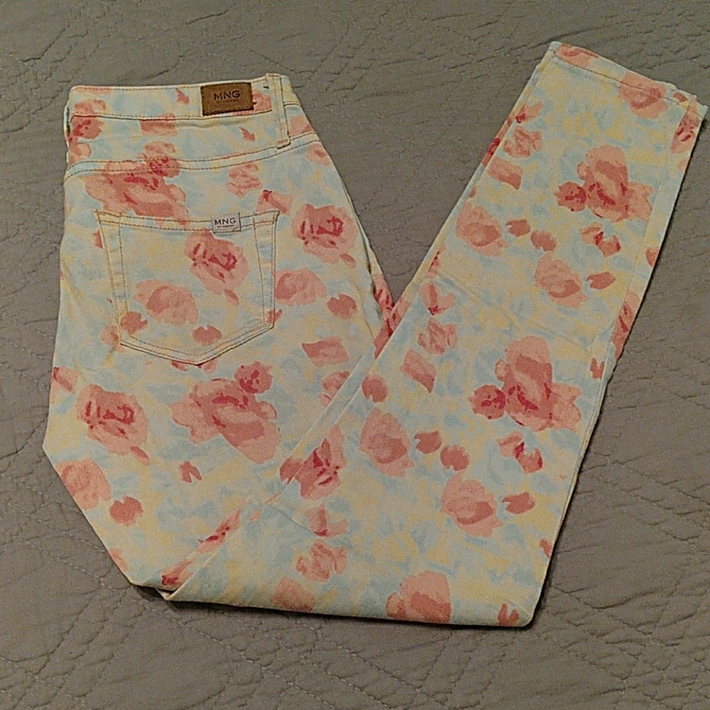 Cropped Floral Jeans